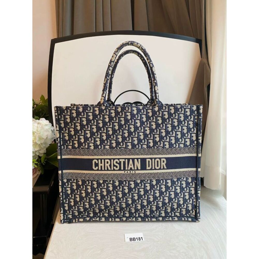 Dior Women Pre-Loved Bag Very Good Condition